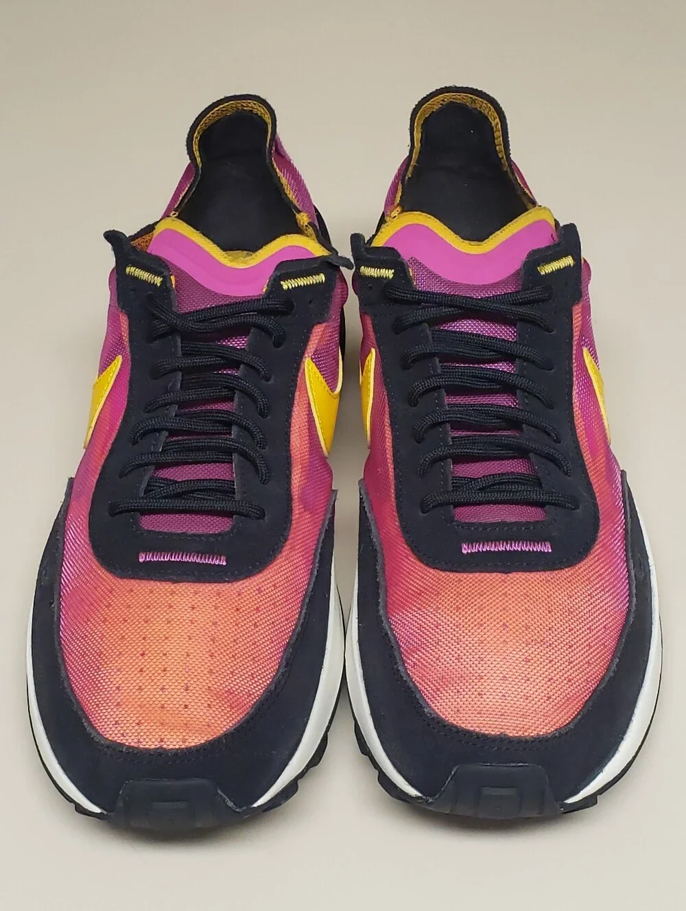 Nike Waffle One casual running sneakers size 11